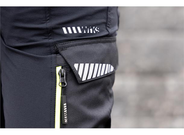 Bismuth Stretchpant ZP W. Pocket  BLK 50 Black Beauty 